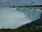 As impressionantes cataratas de Niagara, em Niagara Falls, na fronteira do Canadá e Estados Unidos